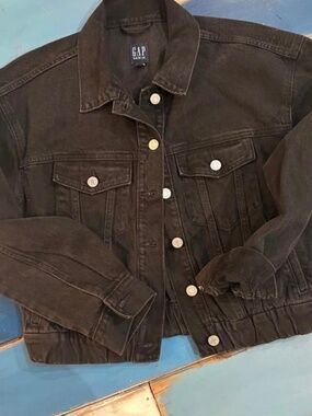 GAP Denim Black Cropped Trucker Jacket Women's XS Elastic Hem Vintage Wash